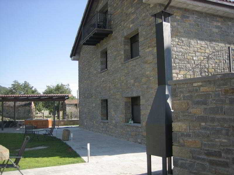 Apartamentos Puerta De Ordesa Laspuna Exterior photo